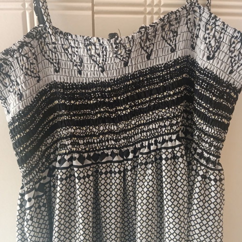 Maxi dress like new, one size fits L to 3XL, black and white