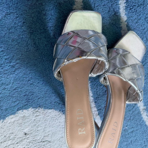 Gray slippers like new, size 39