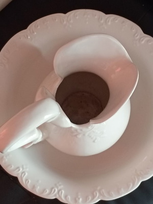 Large lavabo pitcher and basin