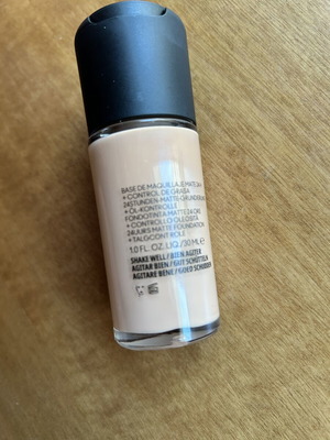 Mac Foundation NW22 Matte Medium Tone New