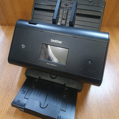 Brother ADS-3600W Flatbed / Sheetfed A4 Scanner like new with WiFi