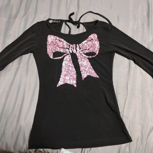 Anel mako blouse like new with pink sequin bow and open back