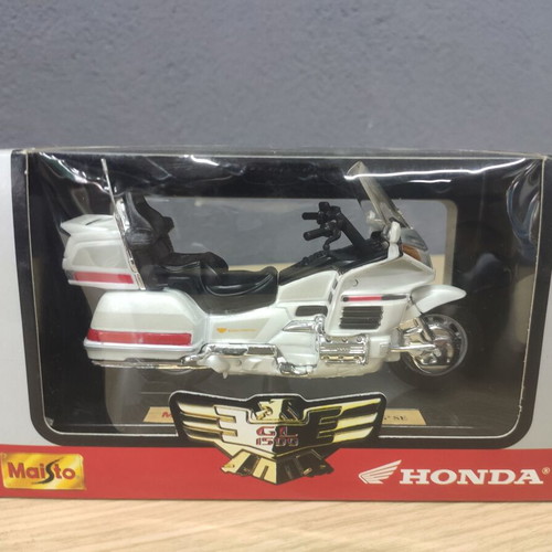 Maisto Honda Gold Wing SE scale model 1:18