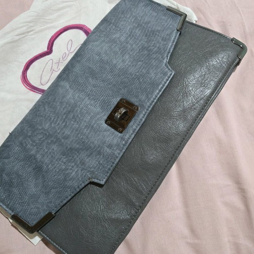 Axel Gray Envelope Bag - Like New, Stylish & Versatile!