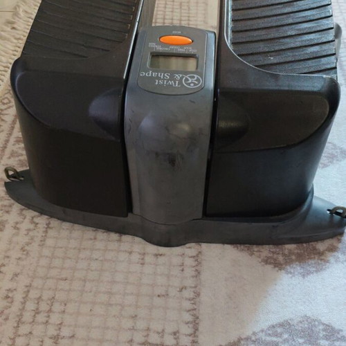 Twist & Shape step in like new condition with digital display