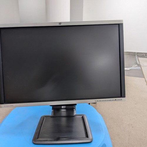 HP Compaq LA2405x 24-Inch LED Full HD Monitor used
