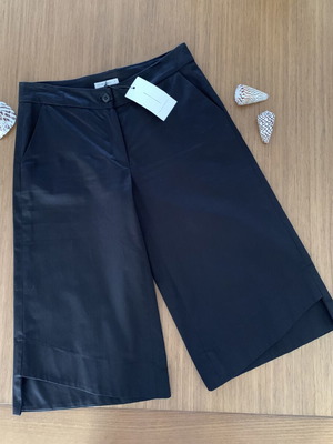 The Line Project black capri pants size S new