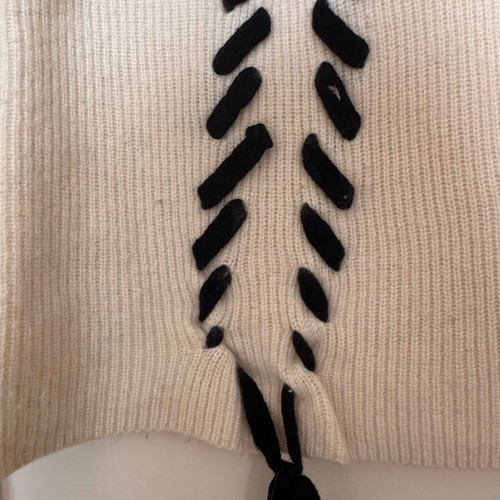 Cashmere sweater 100% used, size Large, black and white