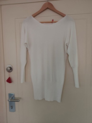 Women's blouse one size with batwing sleeves lightly used