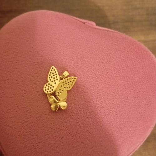Butterfly pendant necklace like new, gold-plated steel with rhinestones