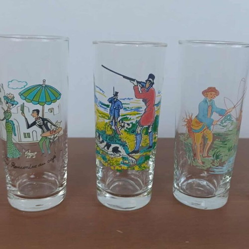 Vintage ouzo glasses used, set of 7 with one broken
