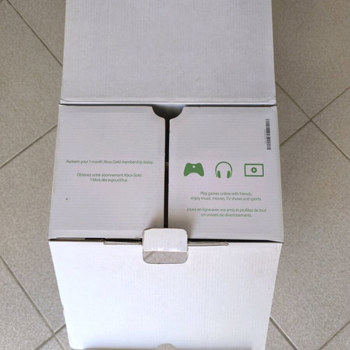 Xbox 360 E packaging box used with missing internal dividers