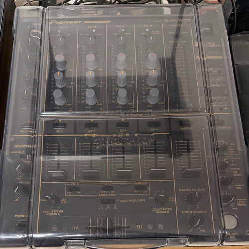 Pioneer DJM 600 μεταχειρισμένος με Decksaver, μαύρος