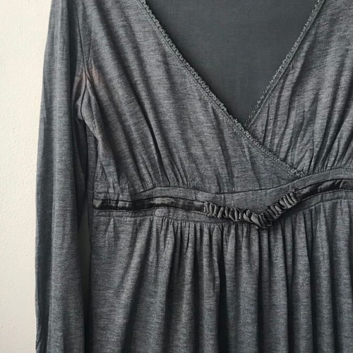 Wrap gray dress used with long sleeves and tulle lining knee-length