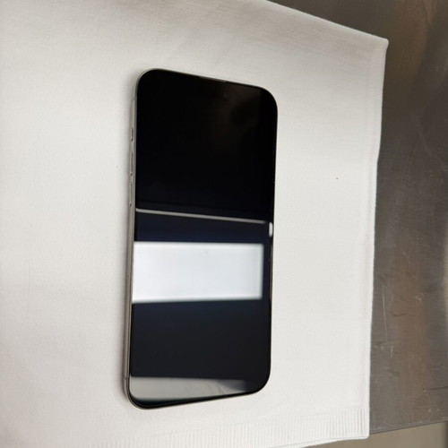 iPhone 15 Pro Max like new, silver, 256GB, 20+ MP camera