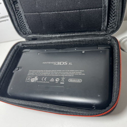 Nintendo 3DS XL употребяван с аксесоари, напълно функционален