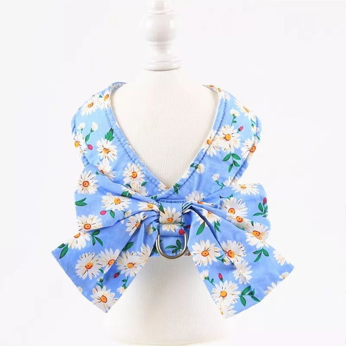 Dog harness blue "Daisy Sweetness" Medium new with leash