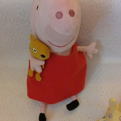 Peppa Pig plush and 2 figures like new