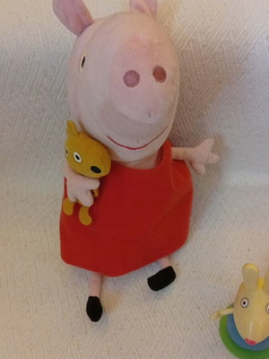 Peppa Pig plush and 2 figures like new