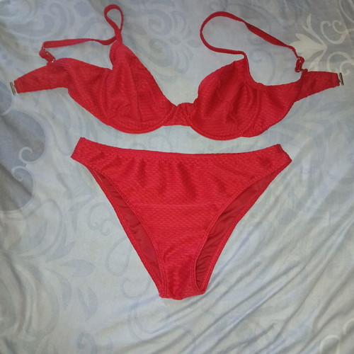 Minerva fuchsia bikini top 75c and bottom medium, like new