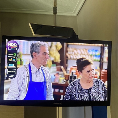Samsung HDTV Monitor 23" LT23B350 like new