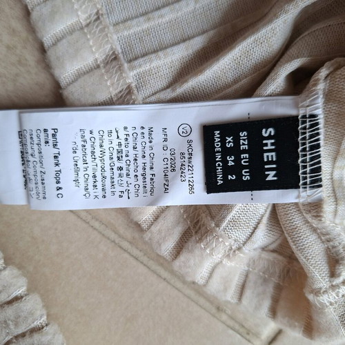 Shein set new, sleeveless crop top and beige pants