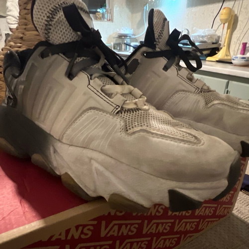 Ash sneakers size 37 like new, white and beige