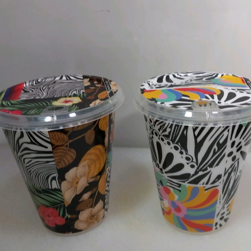 Plastic glasses new, reusable, pack of 40 with lids