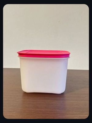 Taperware 1.1lt new