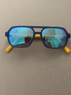Guess Kids Sunglasses like new, blue and yellow