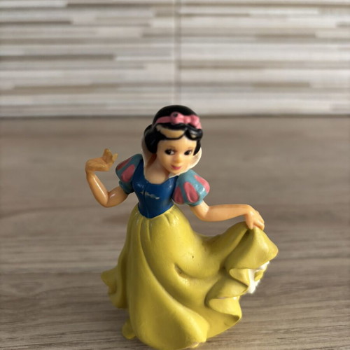 Disney Snow White figure from Bullyland collectible miniatures series