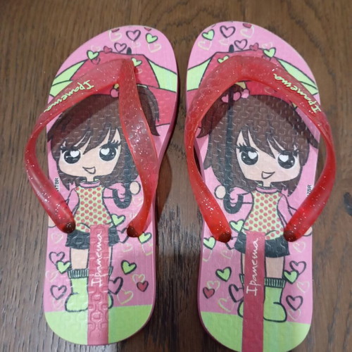 Ipanema flip flops for girl, like new, size 27, red and pink
