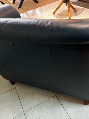 Two-seater sofa, 90 euros