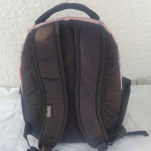 School bag used with three large compartments and water pockets