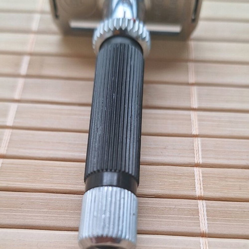 Gibbs DE Adjustable Razor used, made in France