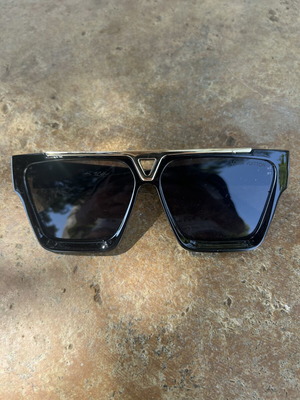 Louis Vuitton sunglasses black, new