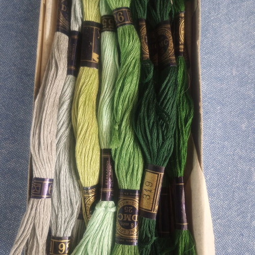 Vintage embroidery floss set of 88 pieces DMC Mouliné and more, like new