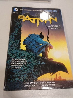Batman New 52 Volume 5 Zero Year Dark City hardcover like new
