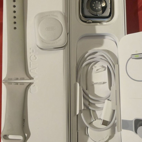 Apple Watch Series 9 45mm Silver like new with accessories