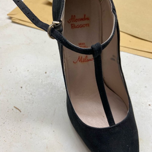 High-heeled pumps like new, size 39, black