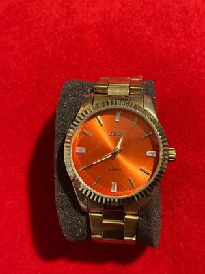 Loisir gold watch with diamonds like new