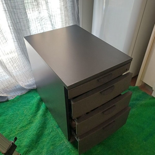 Professional drawer unit with 3 shelves like new