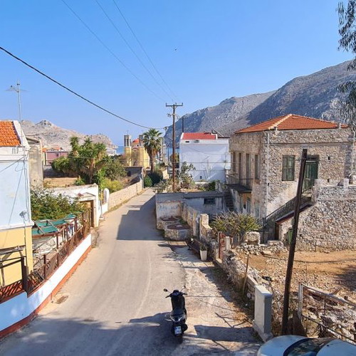 Διώροφη μονοκατοικία 208 τμ με θέα στο Πέδι Σύμης