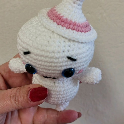 Crochet Casper doll with hat, new