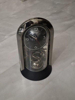 Επιτραπέζιο ρολόι Hua Ba Quartz σαν καινούργιο με περιστρεφόμενο εκκρεμές