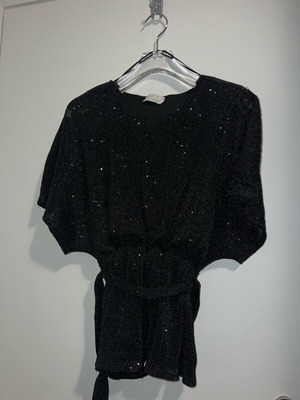 Black sparkling blouse like new, size L