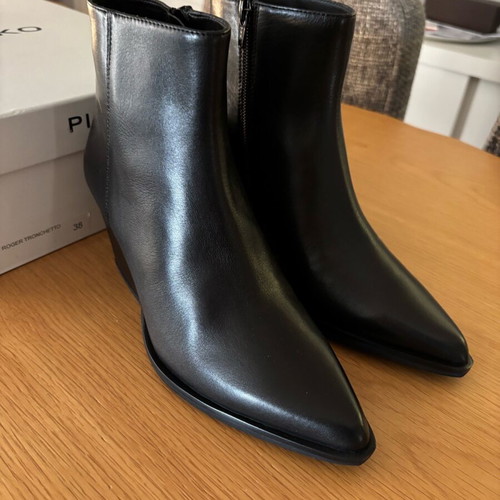 Pinko leather ankle boots new, size 38, black