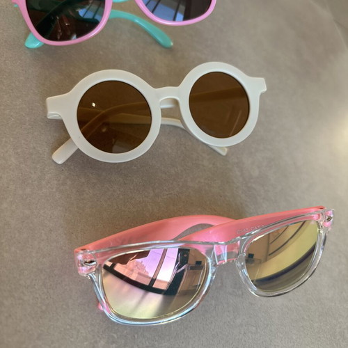 Children's sunglasses like new, set of 3