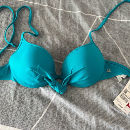Benetton swimwear top new, size small B Cup