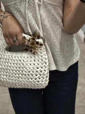 Knitted white bag like new